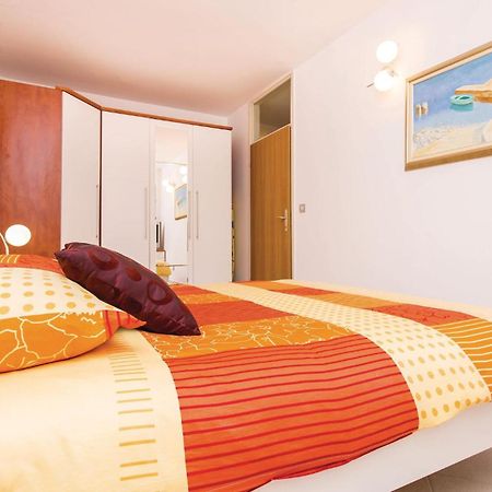 Amazing Apartment In Njivice With Wifi Exteriör bild