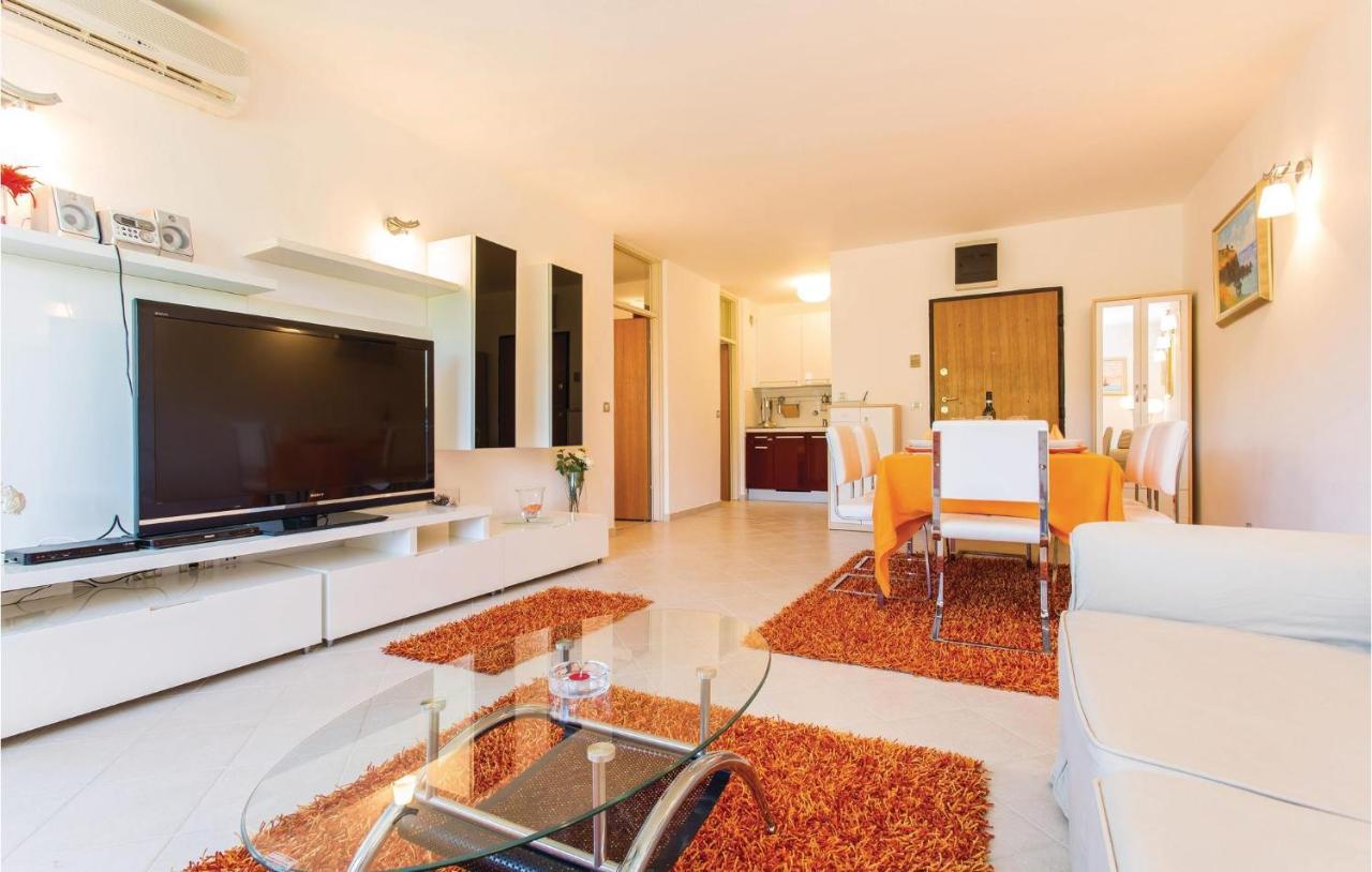Amazing Apartment In Njivice With Wifi Exteriör bild