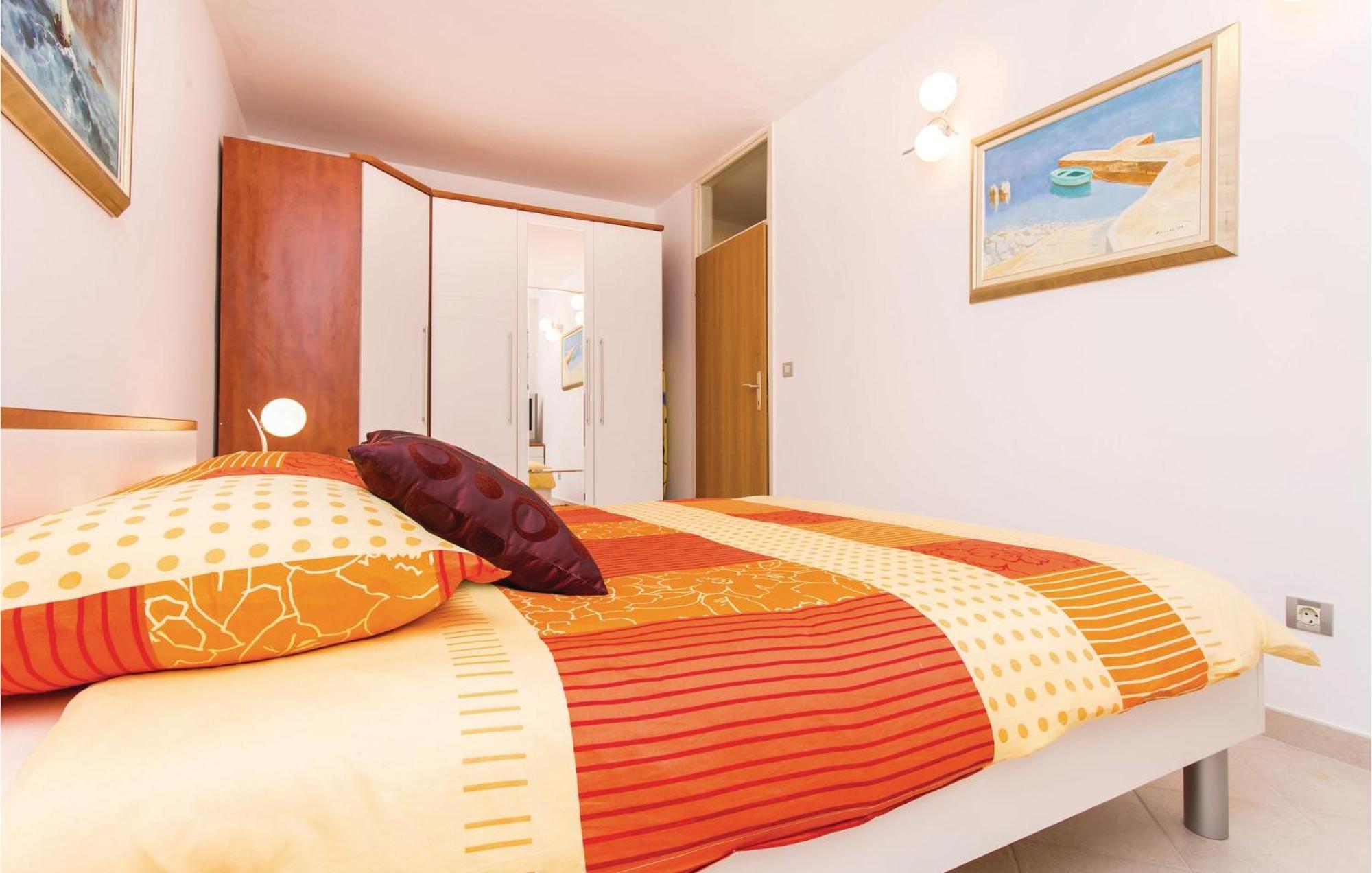 Amazing Apartment In Njivice With Wifi Exteriör bild