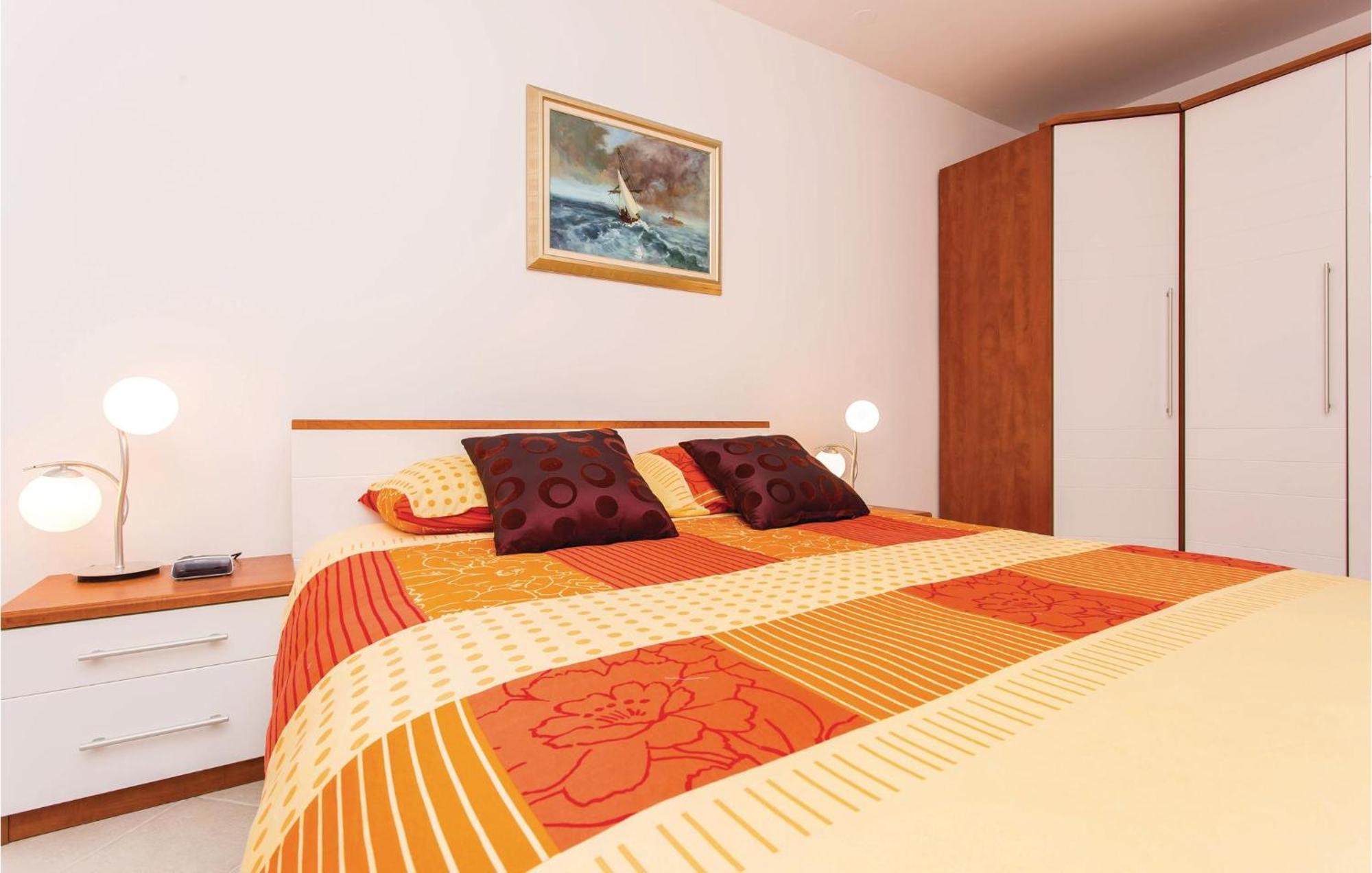 Amazing Apartment In Njivice With Wifi Exteriör bild