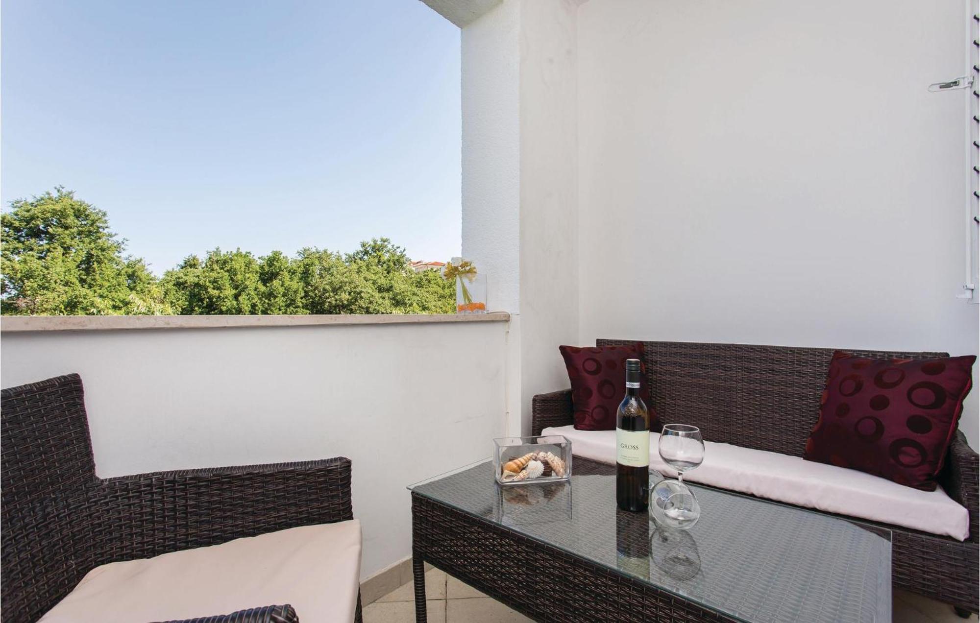 Amazing Apartment In Njivice With Wifi Exteriör bild